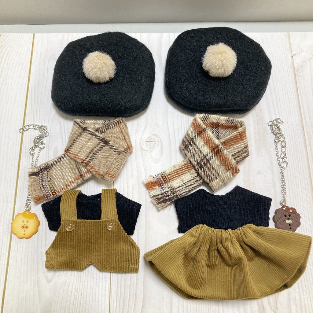 【新作】ポンポン付きベレー帽×マフラーコーデ 5点セット 10cm ぬいぐるみ服