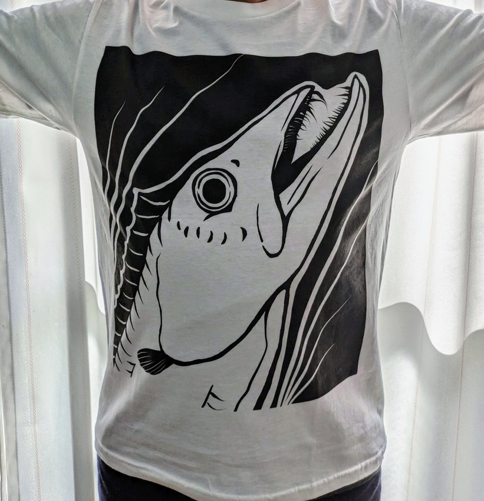 ドバッ!と太刀魚Tシャツ(短納期Tシャツ)白色、赤色、黒色