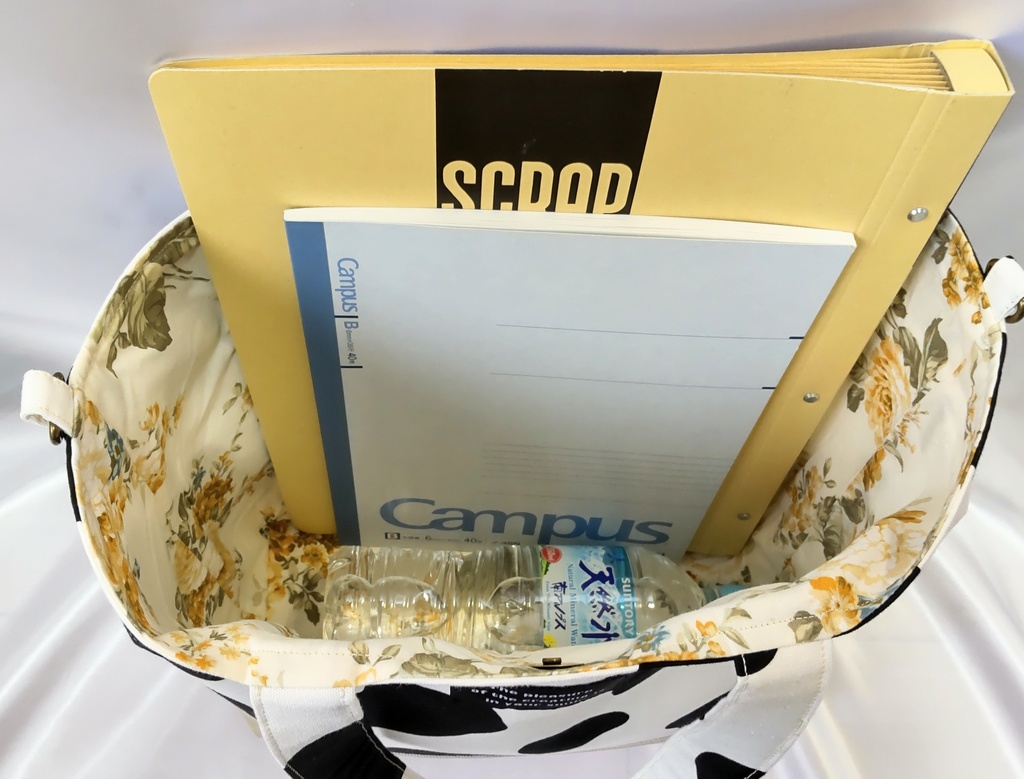 【ベージュ】牛柄トートバッグ【ハンドメイド】