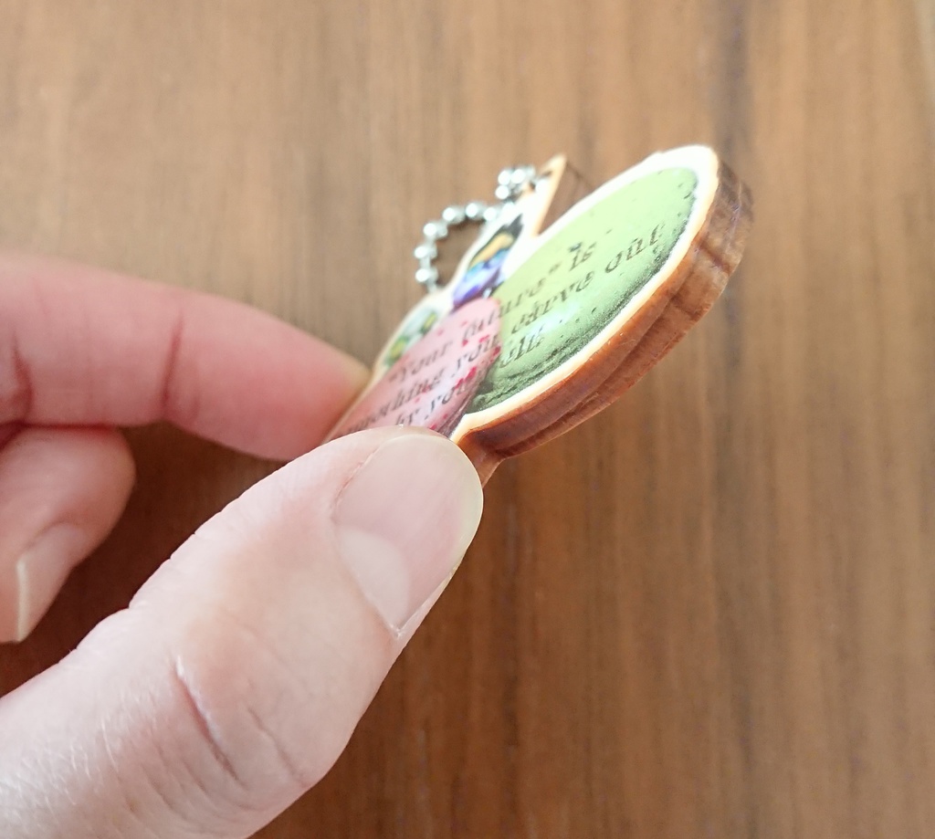 マカロンウッドチャーム(透明しおり付き)