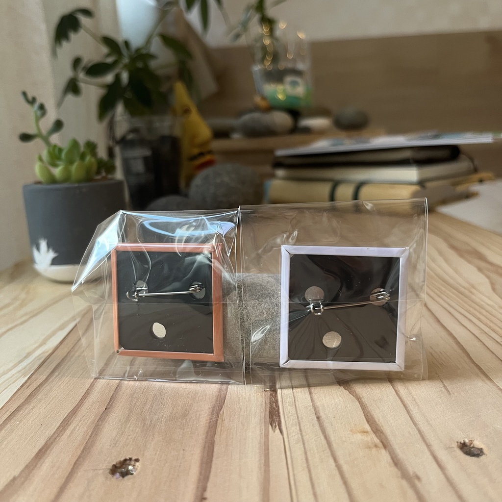 たらカレ・四角い缶バッジ(車)