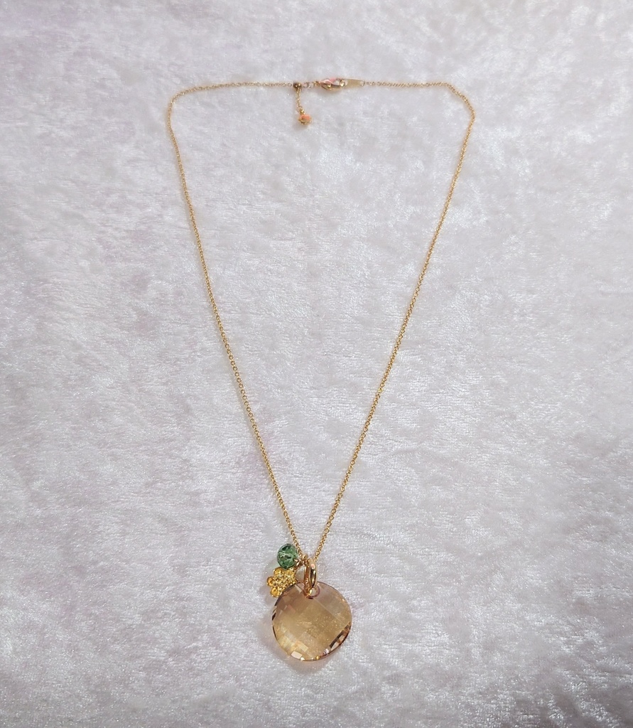 コインクリスタルと小花のネックレス