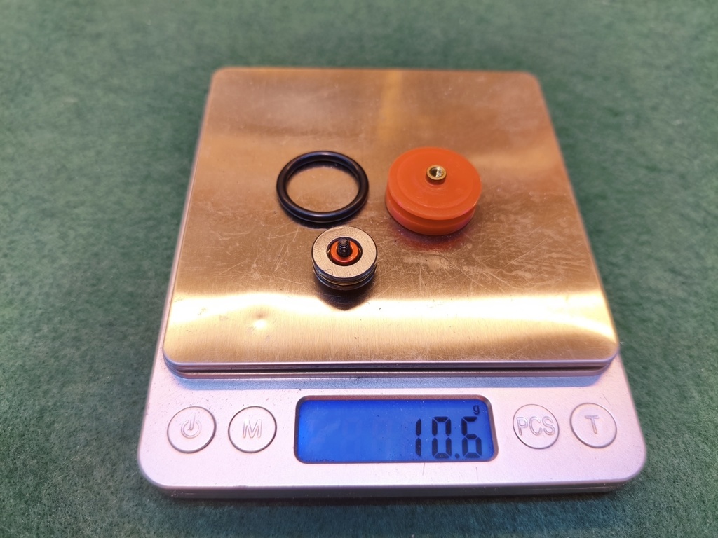 HjKワールド×不知火カスタムワークス、コラボピストンヘッドセット