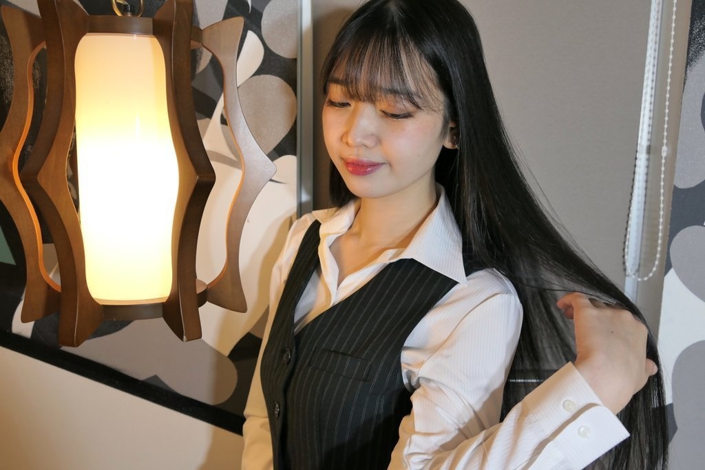 黒髪スーパーロングヘア 新人OL制服 写真26枚photos