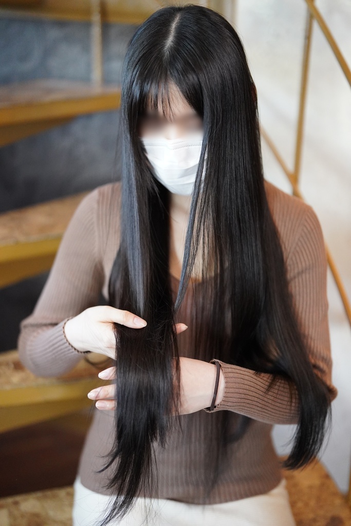 艶髪サラサラロングヘアな美女の写真集 32photos