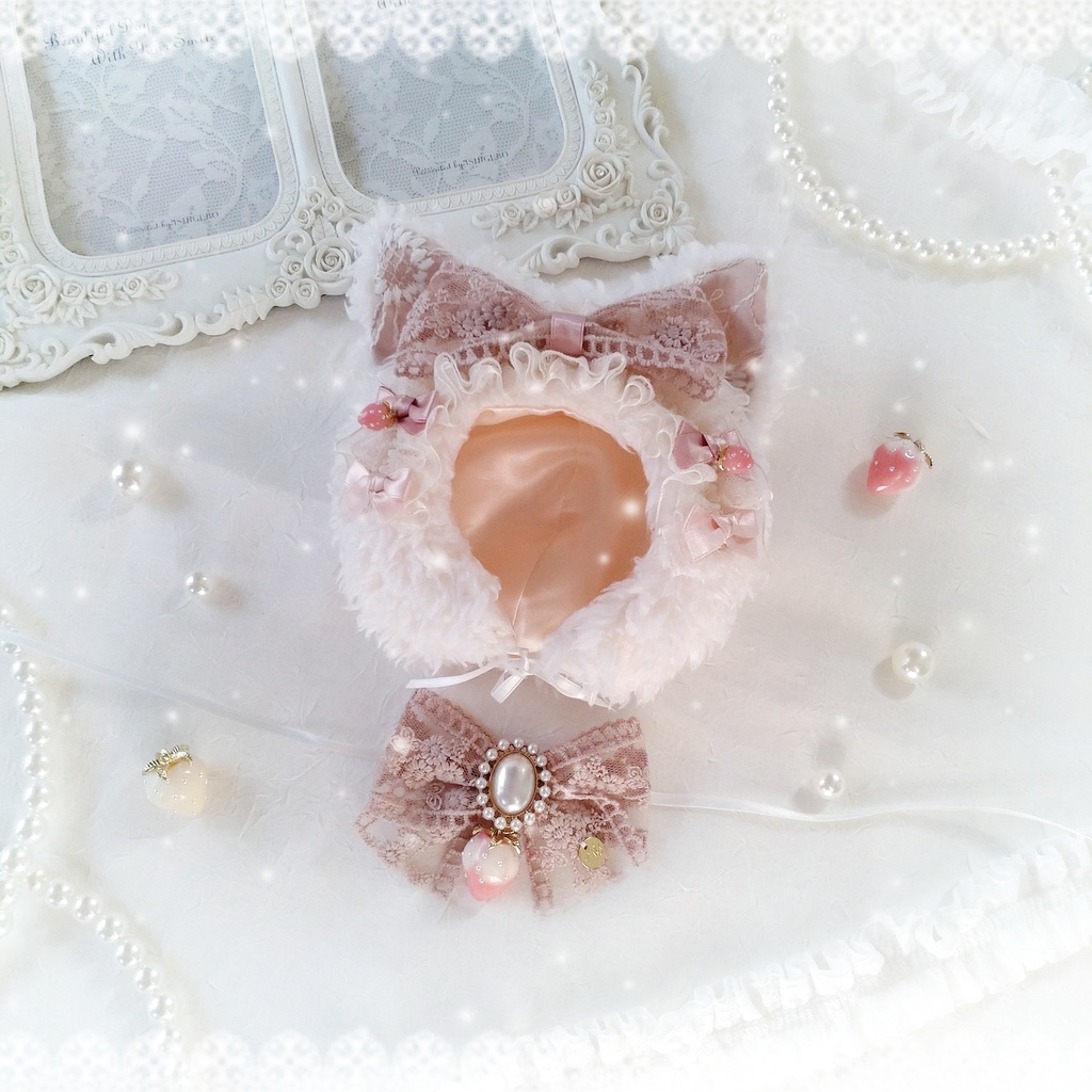 【頭囲25〜27cm】Strawberry Party マーガレット刺繍の白猫ちゃん