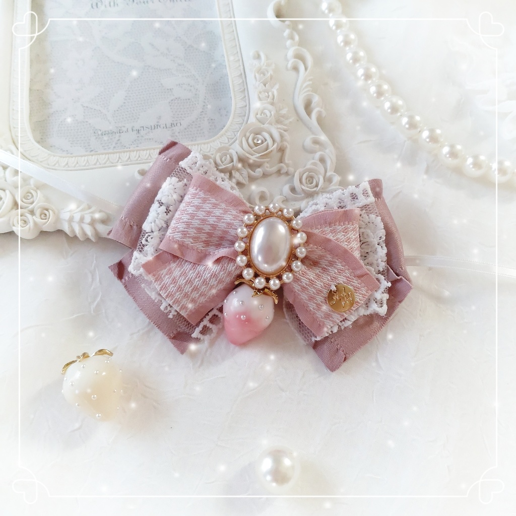 【11〜13cm】Strawberry Party レースと千鳥柄フリルの白猫ちゃん