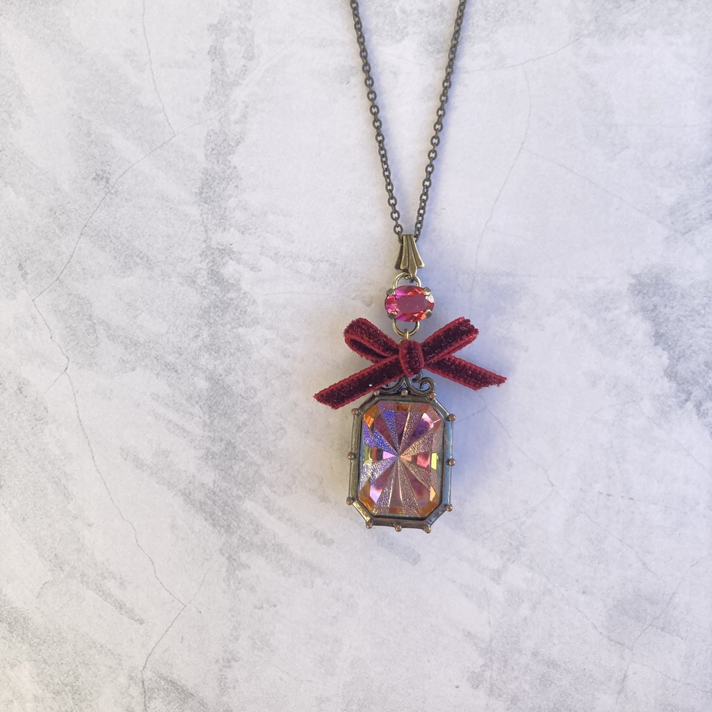 サーカスの魔法使いクロエイメージネックレス「最高の時間をきみに」