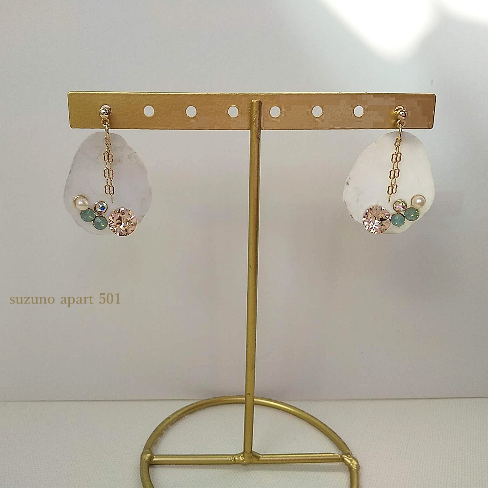 イヤーアクセサリー（ピアスorイヤリング）