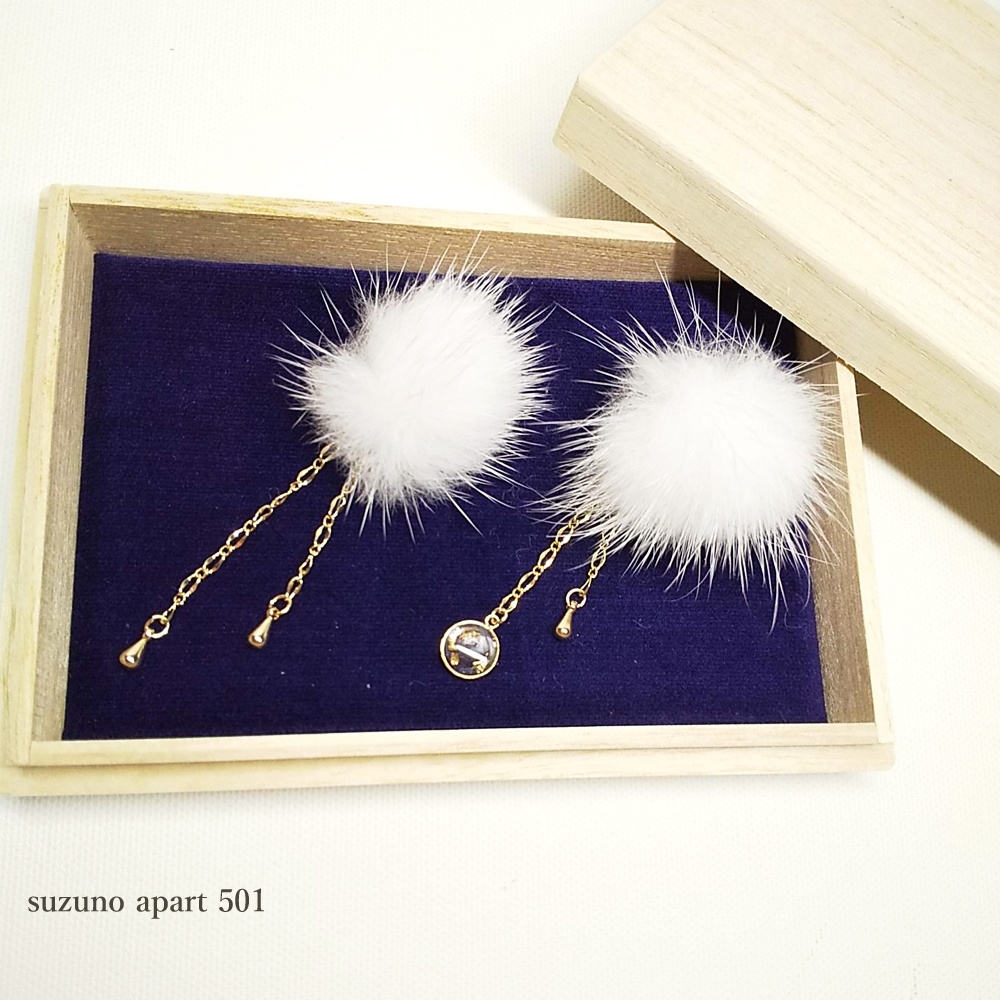 鶴丸国永 ファーのイヤーアクセサリー(ピアスorイヤリング)