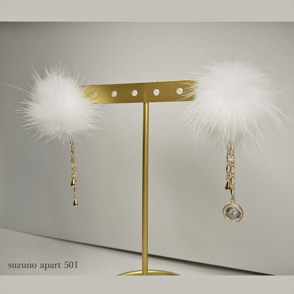 鶴丸国永 ファーのイヤーアクセサリー(ピアスorイヤリング)