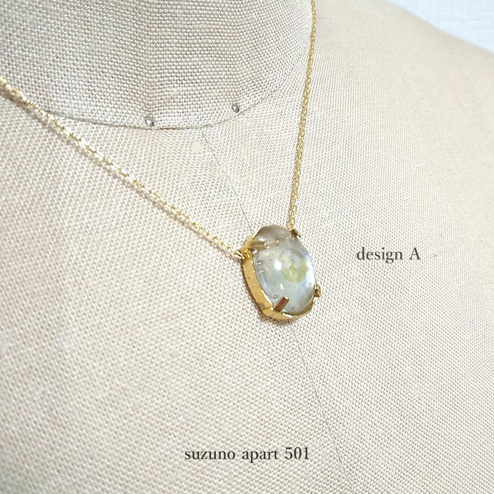 紋チャーム シンプルネックレス