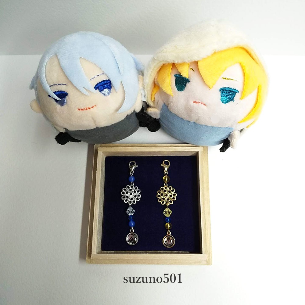 山姥切国広と山姥切長義 花のチャーム 天然石