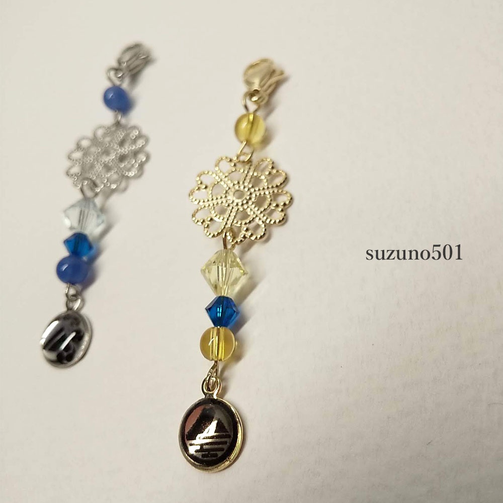 山姥切国広と山姥切長義 花のチャーム 天然石