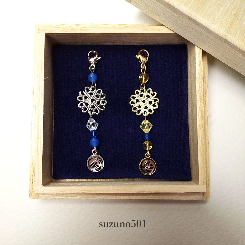 山姥切国広と山姥切長義 花のチャーム 天然石