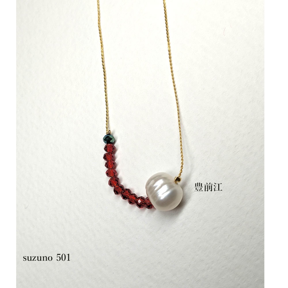 チョーカー ガラスビーズと淡水パール