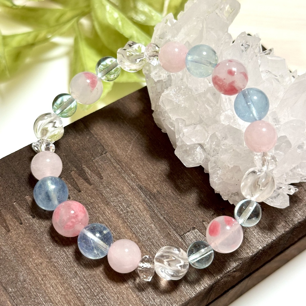 「 春空に舞う 」 ✯ ロードナイトシリカ アクアマリン ローズクォーツ ブルートパーズ / 天然石ブレスレット パワーストーン 天然石アクセサリー