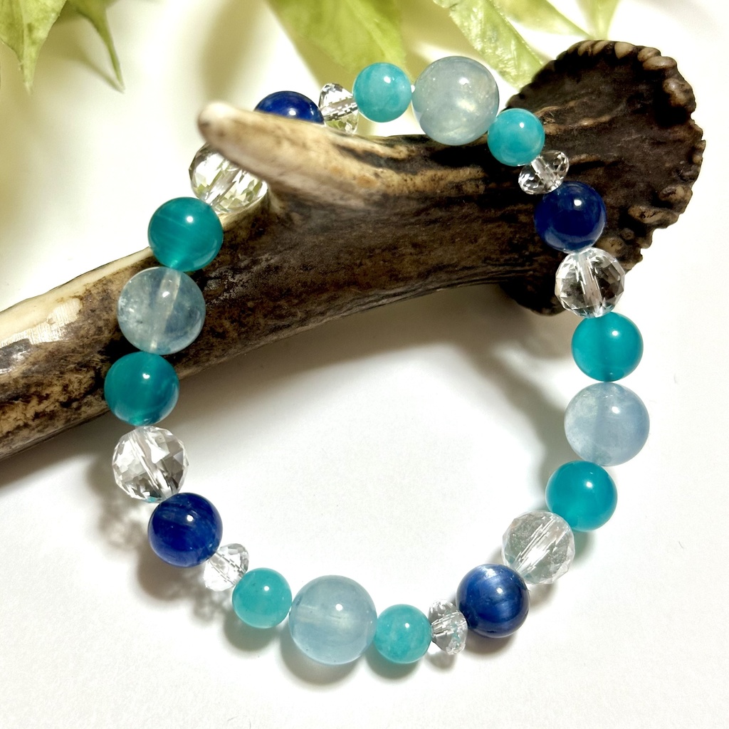 「 青空を仰ぐ 」 ✯ アクアマリン アマゾナイト カイヤナイト / 天然石ブレスレット パワーストーン 天然石アクセサリー