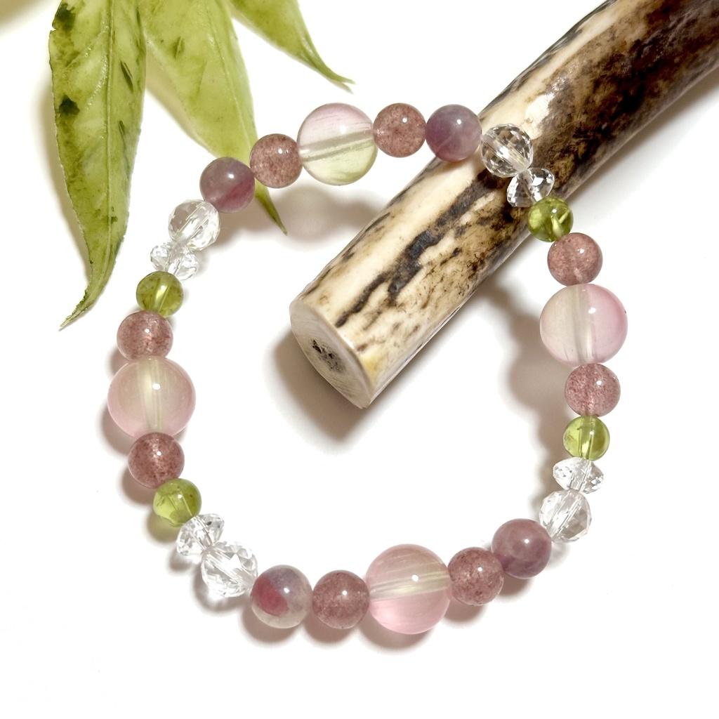 「 蓮華 」  ✯  瑠璃ガラス ストロベリークォーツ ピンクトルマリンシリカ ペリドット / 天然石ブレスレット パワーストーン 天然石アクセサリー