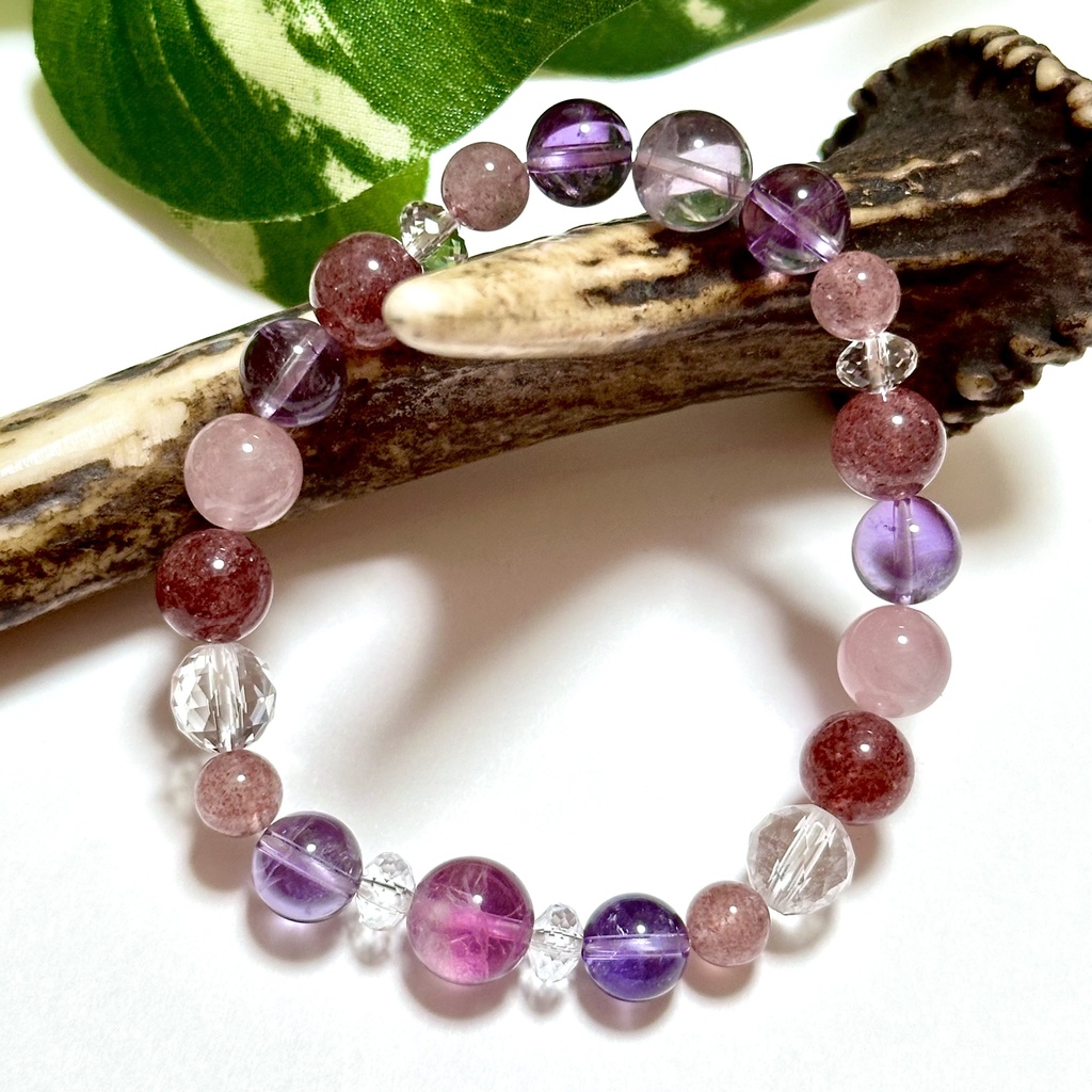 【 四季様 ✾ 専用 】「 ぶどうの香り 」  ✯  ピンクフローライト アメジスト ストロベリークォーツ ローズクォーツ パープルフローライト / 天然石ブレスレット パワーストーン 天然石アクセサリー
