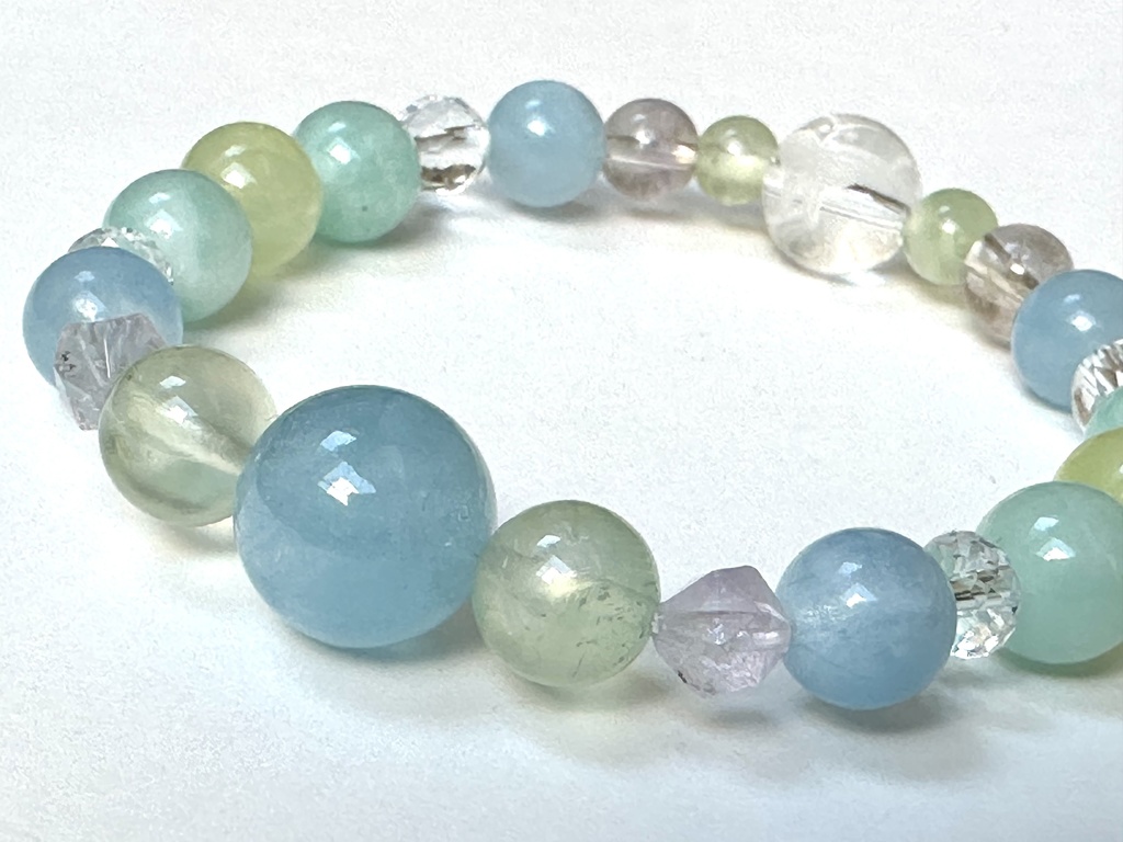 「 若葉とそよ風 」  ✯  アクアマリン プレナイト エンジェライト アメトリン 蝶 花 / 天然石ブレスレット パワーストーン 天然石アクセサリー