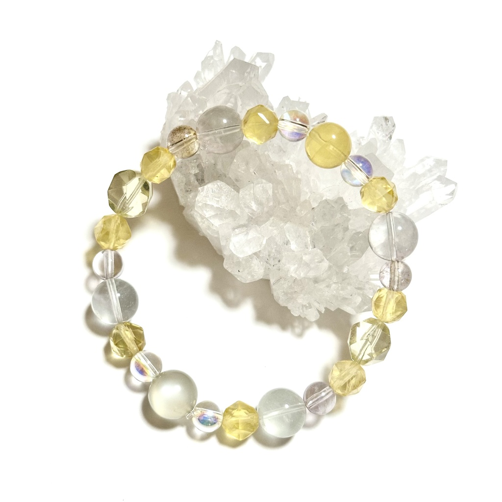 「 月明かり 」 ✯ ムーンストーン オーラクォーツ フローライト レモンクォーツ / 天然石ブレスレット パワーストーン 天然石アクセサリー