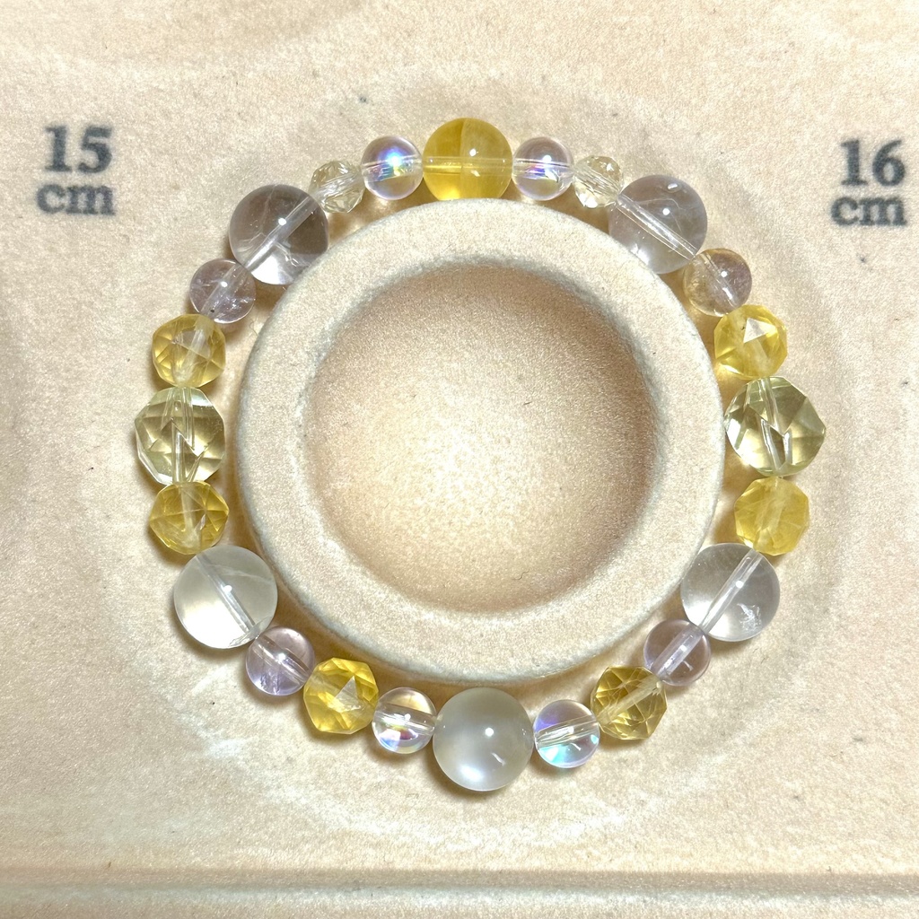 「 月明かり 」 ✯ ムーンストーン オーラクォーツ フローライト レモンクォーツ / 天然石ブレスレット パワーストーン 天然石アクセサリー