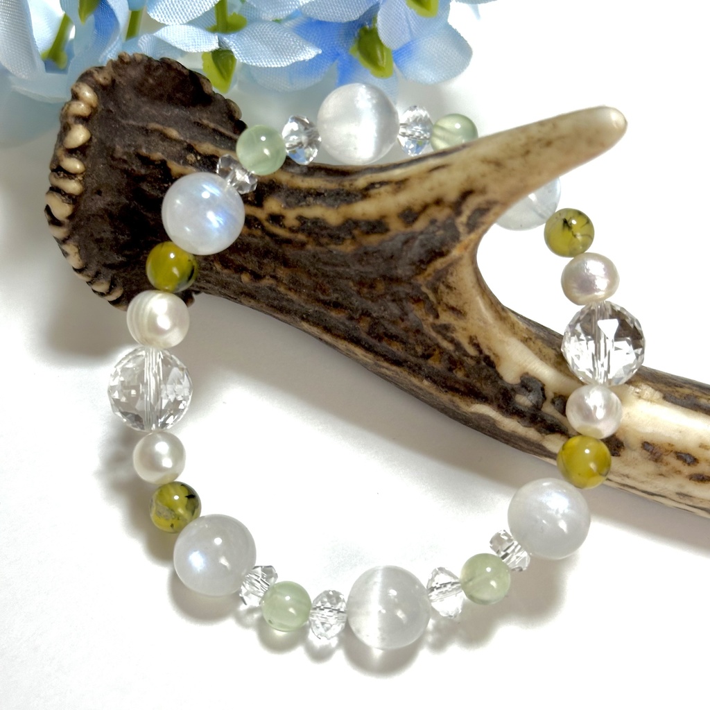 「 紫陽花─純真─ 」 ✯ セレナイト ムーンストーン 淡水パール プレナイト ドラゴンアゲート / 天然石ブレスレット パワーストーン 天然石アクセサリー