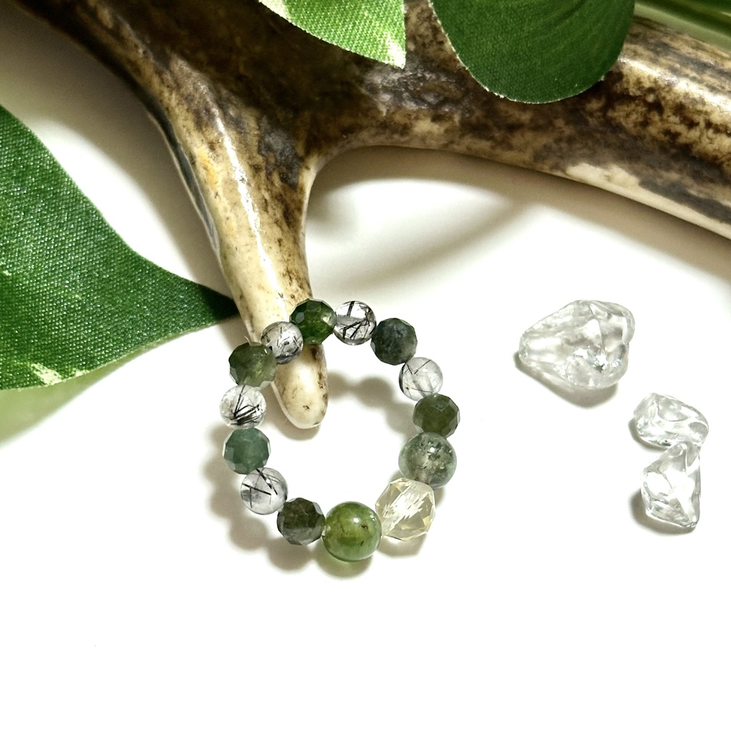 「 深緑の光 」| 星明かりの指輪 ✯ ゴールデンアンデシン トルマリン ブラックルチルクォーツ / 天然石リング パワーストーン 天然石アクセサリー