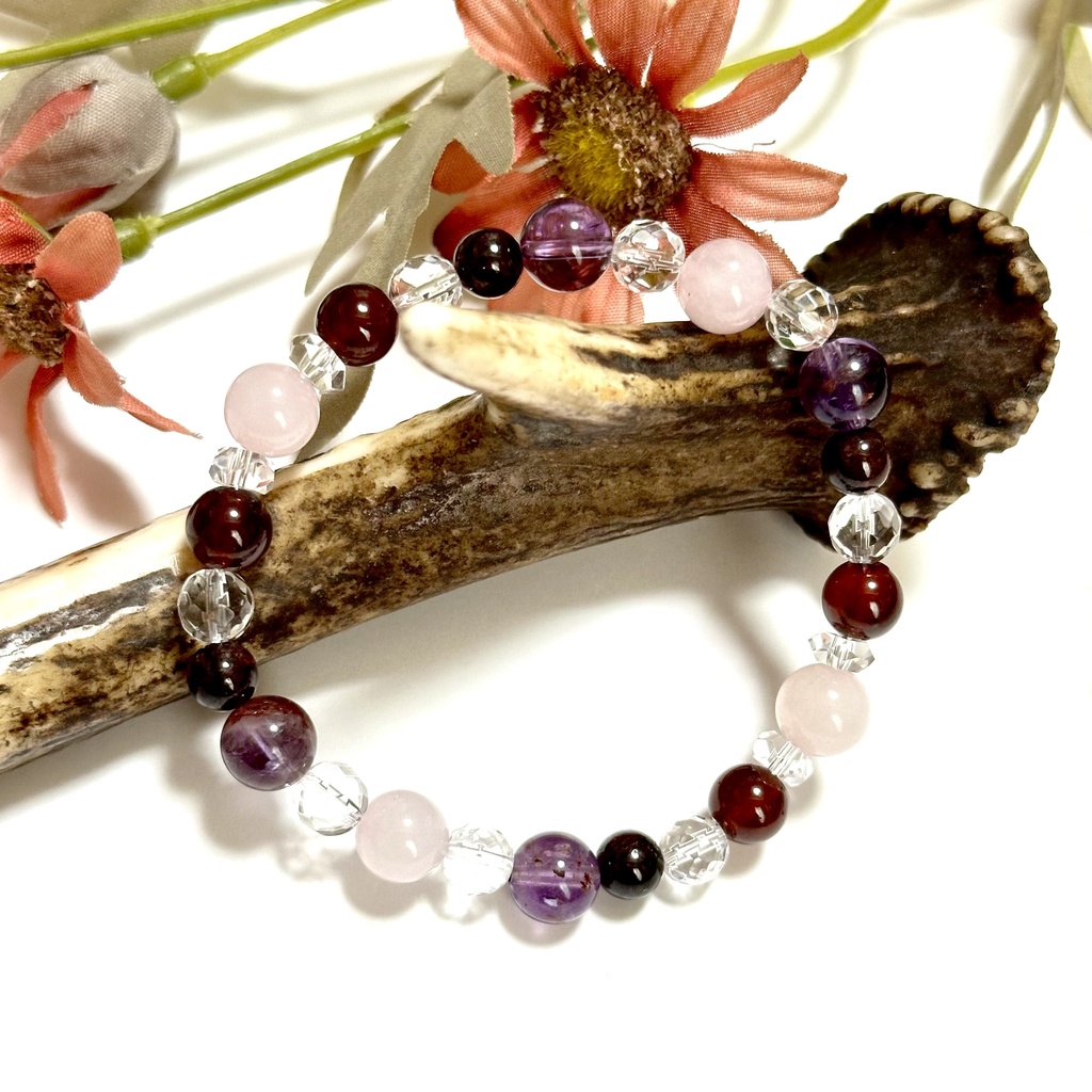 「 夜のドレス 」 ✯ ローズクォーツ ヘソナイト ガーネット アメジストガーデンクォーツ/ 天然石ブレスレット パワーストーン 天然石アクセサリー
