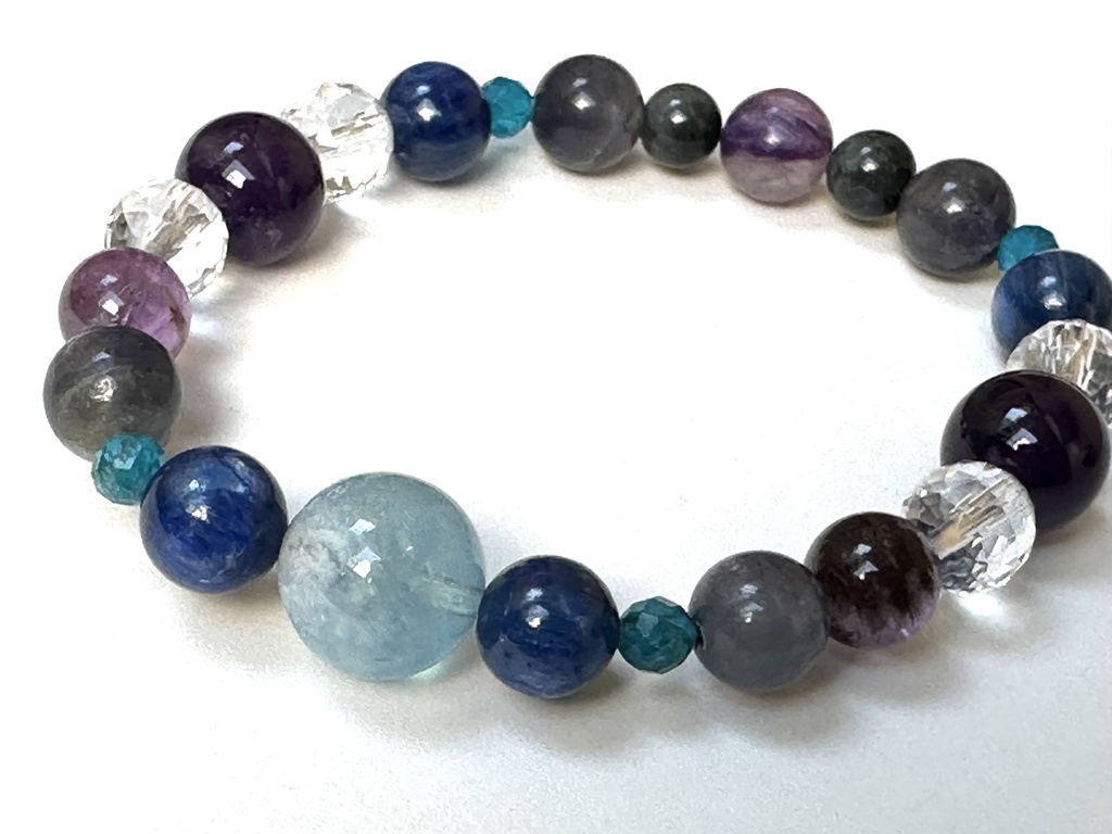 「 空の魔法 」 ✯ アクアマリン カイヤナイト アパタイト アメジスト イーグルアイ エンジェルシリカ/ 天然石ブレスレット パワーストーン 天然石アクセサリー
