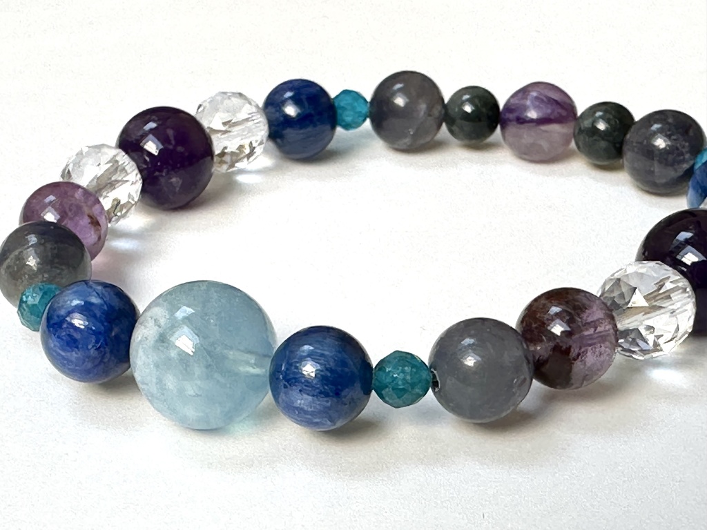 「 空の魔法 」 ✯ アクアマリン カイヤナイト アパタイト アメジスト イーグルアイ エンジェルシリカ/ 天然石ブレスレット パワーストーン 天然石アクセサリー