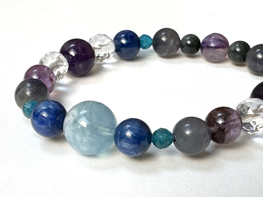 「 空の魔法 」 ✯ アクアマリン カイヤナイト アパタイト アメジスト イーグルアイ エンジェルシリカ/ 天然石ブレスレット パワーストーン 天然石アクセサリー