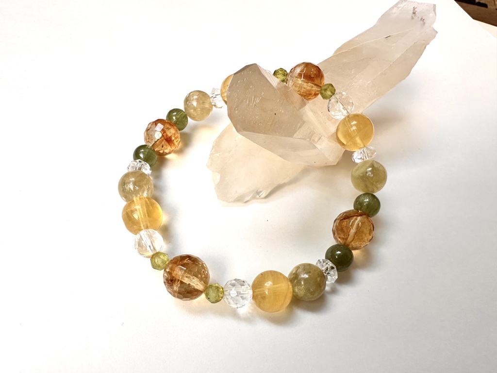 「 ノエルの星 」 ✯ シトリン ペリドット イエローフローライト ゴールデンマイカ グリーンアパタイト/ 天然石ブレスレット パワーストーン 天然石アクセサリー