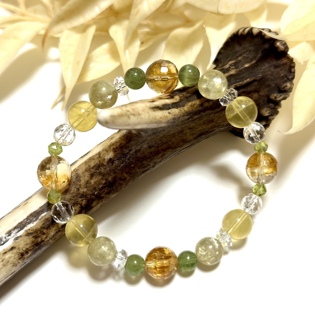 「 ノエルの星 」 ✯ シトリン ペリドット イエローフローライト ゴールデンマイカ グリーンアパタイト/ 天然石ブレスレット パワーストーン 天然石アクセサリー