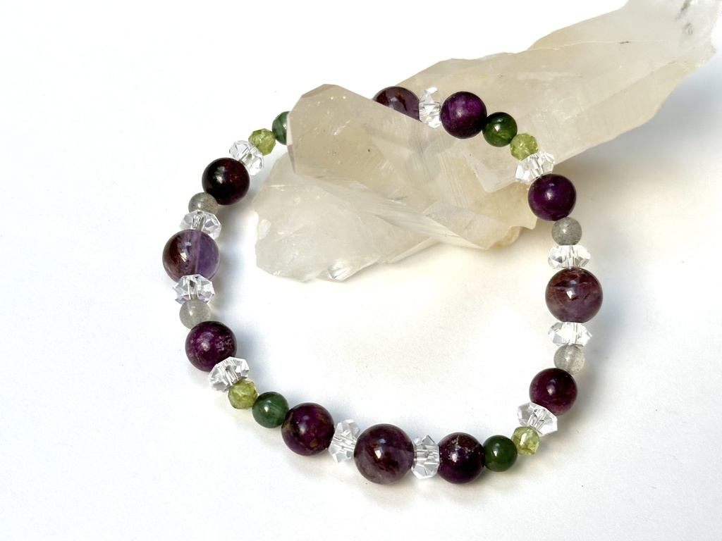 「 すみれ想い 」 ✯ アメジストガーデンクォーツ スティヒタイト ペリドット グリーントルマリン / 天然石ブレスレット パワーストーン 天然石アクセサリー