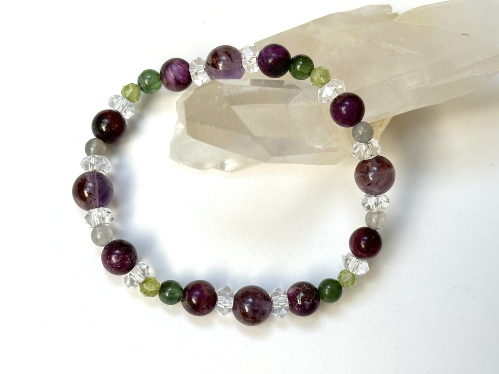 「 すみれ想い 」 ✯ アメジストガーデンクォーツ スティヒタイト ペリドット グリーントルマリン / 天然石ブレスレット パワーストーン 天然石アクセサリー