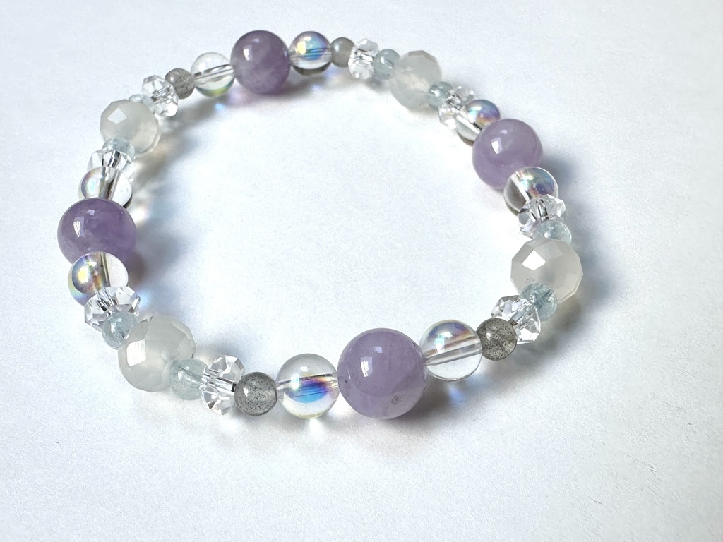「 すみれと春風 」 ✯ ラベンダーアメジスト アクアマリン ラブラドライト 半面オーラ水晶 カルセドニー / 天然石ブレスレット パワーストーン 天然石アクセサリー