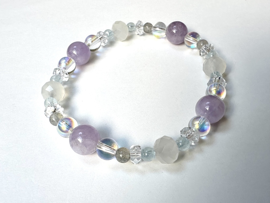 「 すみれと春風 」 ✯ ラベンダーアメジスト アクアマリン ラブラドライト 半面オーラ水晶 カルセドニー / 天然石ブレスレット パワーストーン 天然石アクセサリー