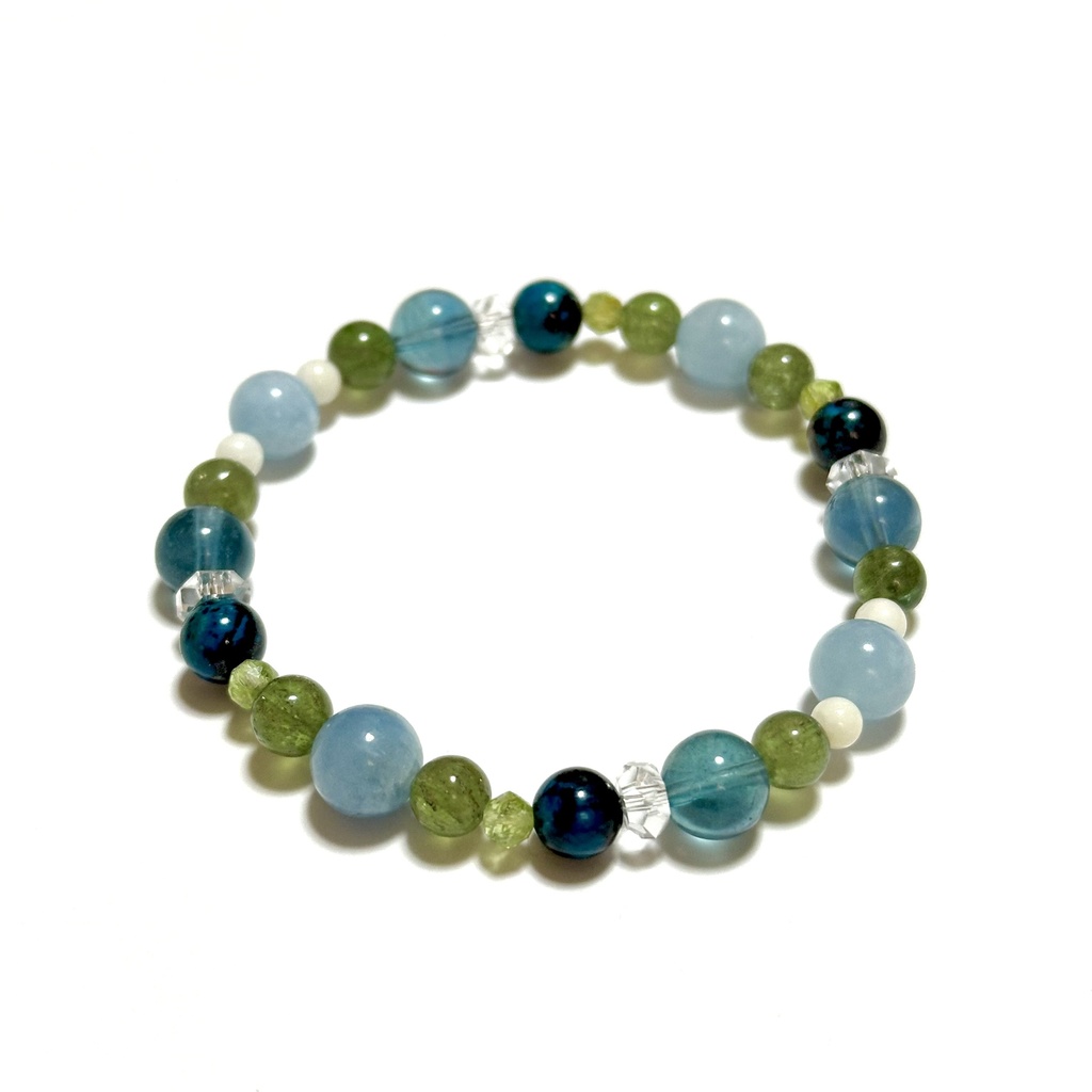 「 ネモフィラの花 」 ✯ アクアマリン ブルーフローライト ペリドット クリソコラ グリーンアパタイト ホワイトコーラル / 天然石ブレスレット パワーストーン 天然石アクセサリー