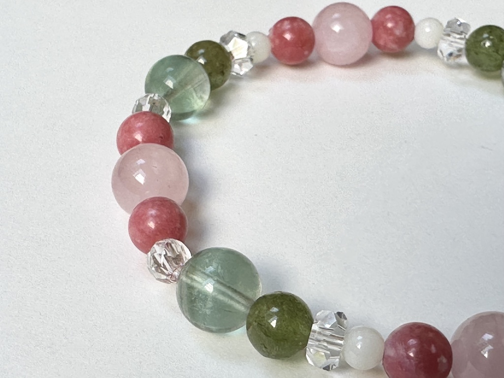「 花海棠 」 ✯ ローズクォーツ チューライト ホワイトコーラル グリーンアパタイト グリーンフローライト / 天然石ブレスレット パワーストーン 天然石アクセサリー
