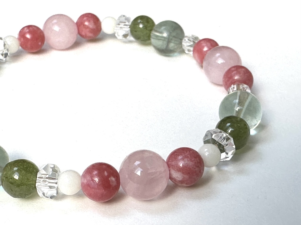 「 花海棠 」 ✯ ローズクォーツ チューライト ホワイトコーラル グリーンアパタイト グリーンフローライト / 天然石ブレスレット パワーストーン 天然石アクセサリー