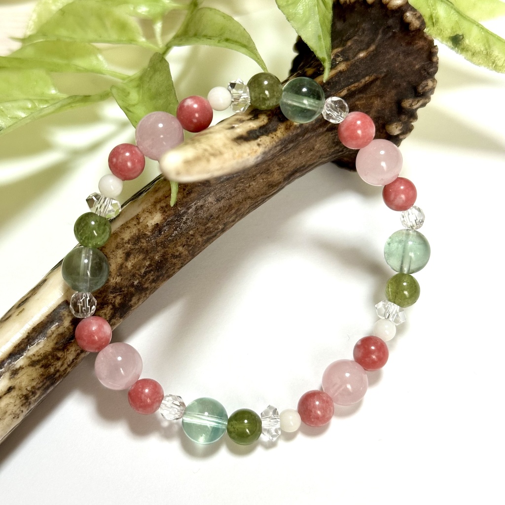 「 花海棠 」 ✯ ローズクォーツ チューライト ホワイトコーラル グリーンアパタイト グリーンフローライト / 天然石ブレスレット パワーストーン 天然石アクセサリー