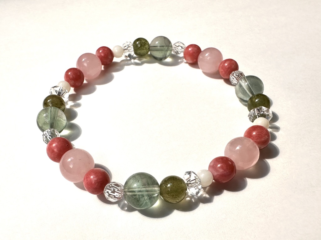 「 花海棠 」 ✯ ローズクォーツ チューライト ホワイトコーラル グリーンアパタイト グリーンフローライト / 天然石ブレスレット パワーストーン 天然石アクセサリー