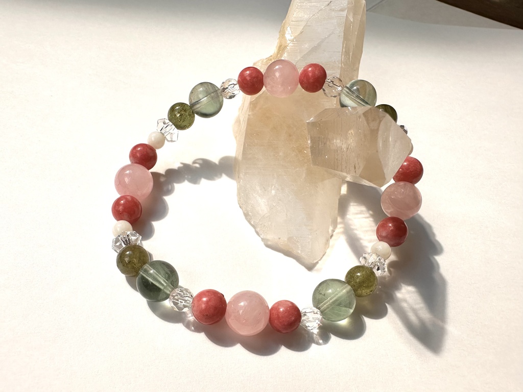 「 花海棠 」 ✯ ローズクォーツ チューライト ホワイトコーラル グリーンアパタイト グリーンフローライト / 天然石ブレスレット パワーストーン 天然石アクセサリー