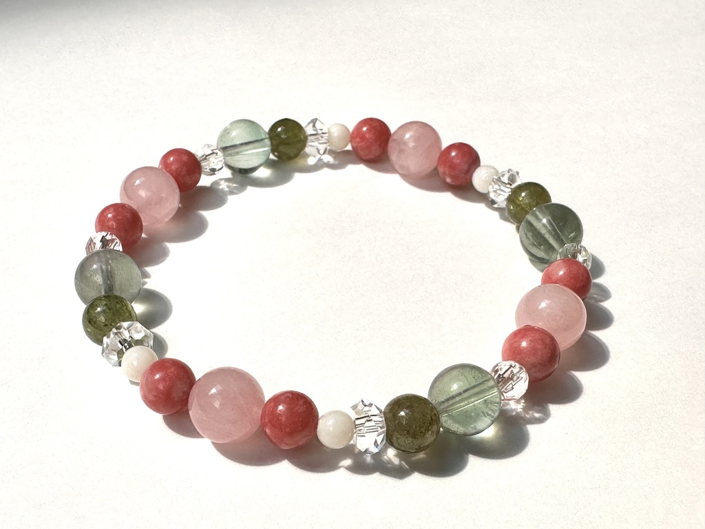 「 花海棠 」 ✯ ローズクォーツ チューライト ホワイトコーラル グリーンアパタイト グリーンフローライト / 天然石ブレスレット パワーストーン 天然石アクセサリー