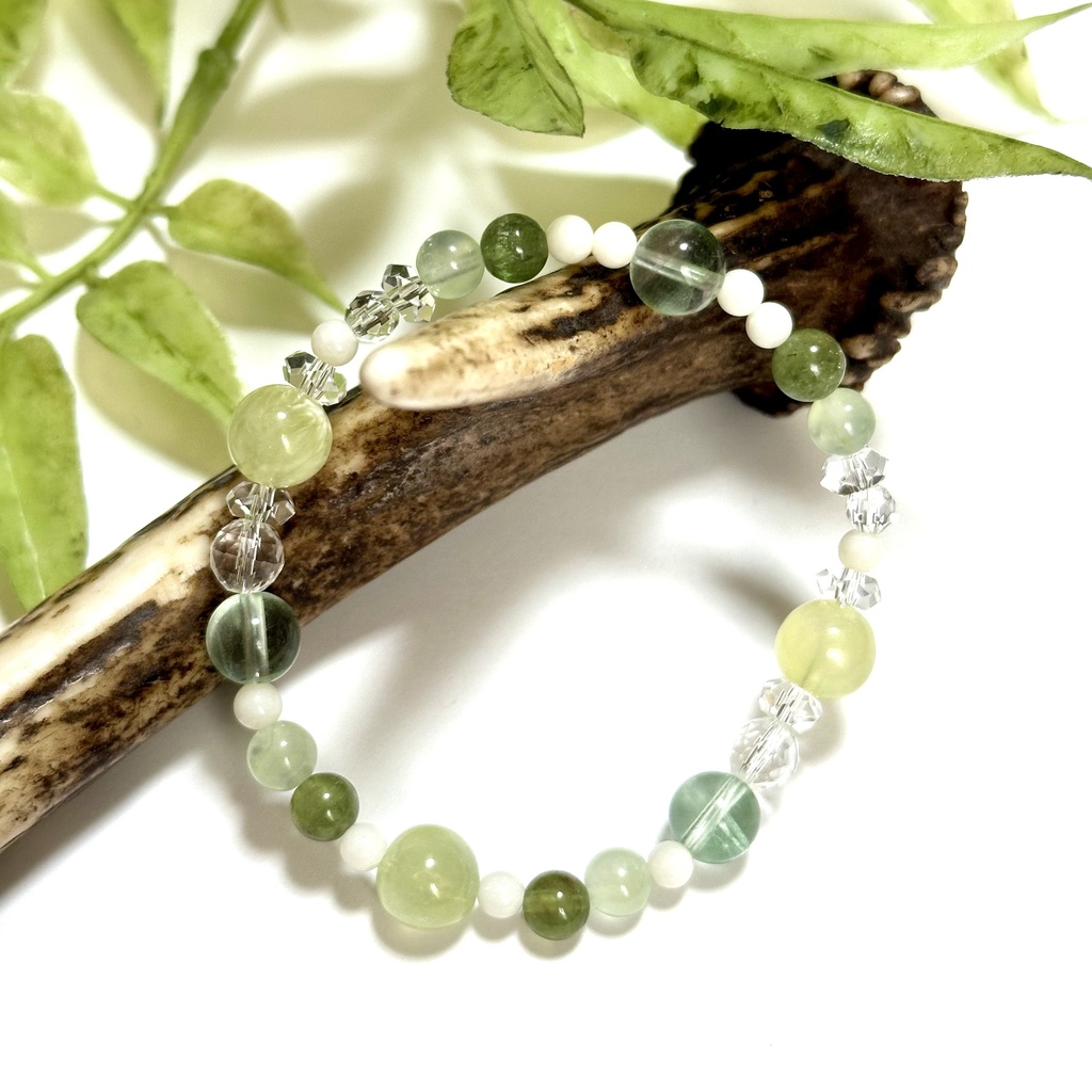 「 なずな 」 ✯ ゴールデンプレナイト ホワイトコーラル グリーンアパタイト プレナイト グリーンフローライト / 天然石ブレスレット パワーストーン 天然石アクセサリー