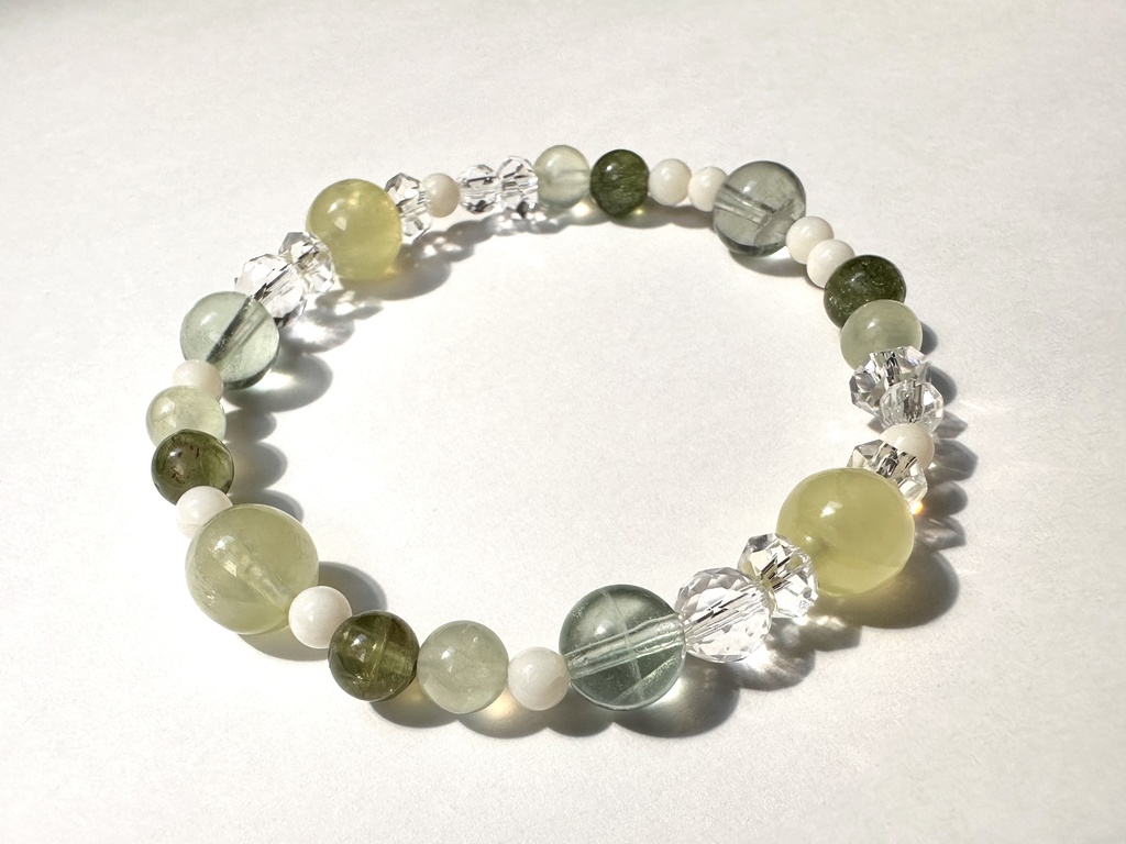 「 なずな 」 ✯ ゴールデンプレナイト ホワイトコーラル グリーンアパタイト プレナイト グリーンフローライト / 天然石ブレスレット パワーストーン 天然石アクセサリー