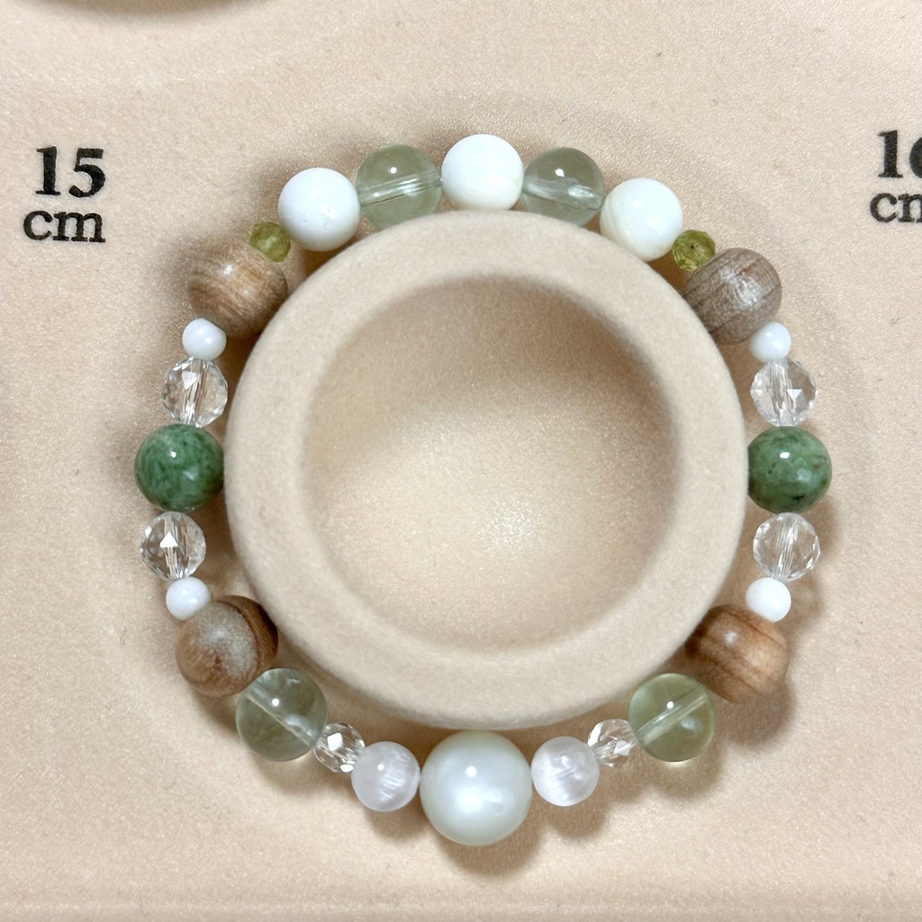 「 こでまり 」  ✯ ムーンストーン セレナイト フローライト 和桜 ドラゴンアイ ゴールデンシャコガイ ペリドット  / 天然石ブレスレット パワーストーン 天然石アクセサリー