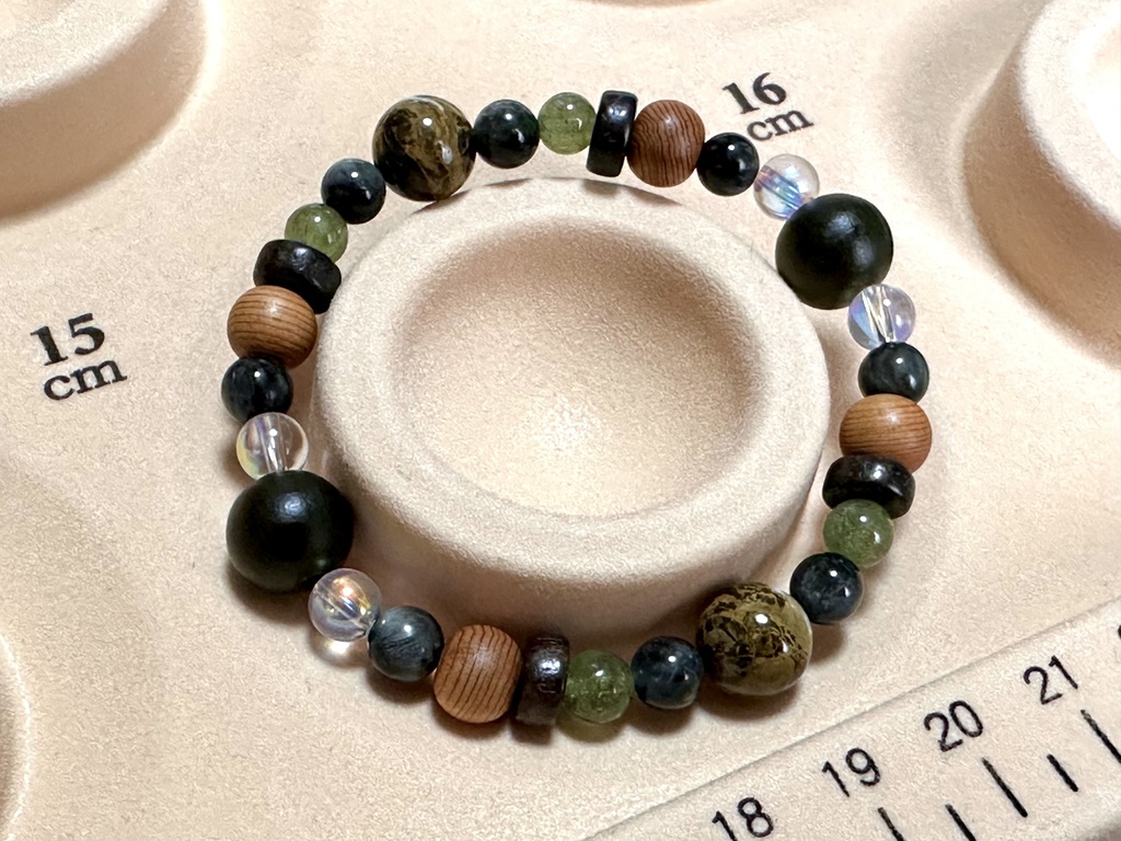 「 見据える鷲 」 ✯ ボルダーオパール イーグルアイ グリーンアパタイト 黒檀 緑檀 生命樹 屋久杉 半面オーラ水晶/ 天然石ブレスレット パワーストーン 天然石アクセサリー